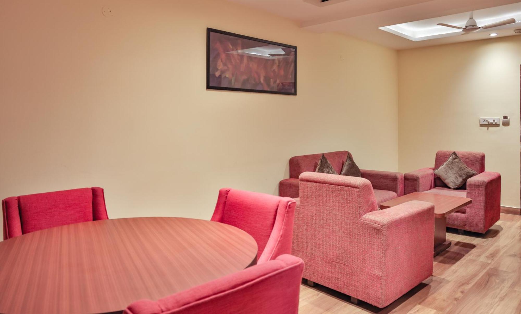 Hotel Cama Mohali Buitenkant foto