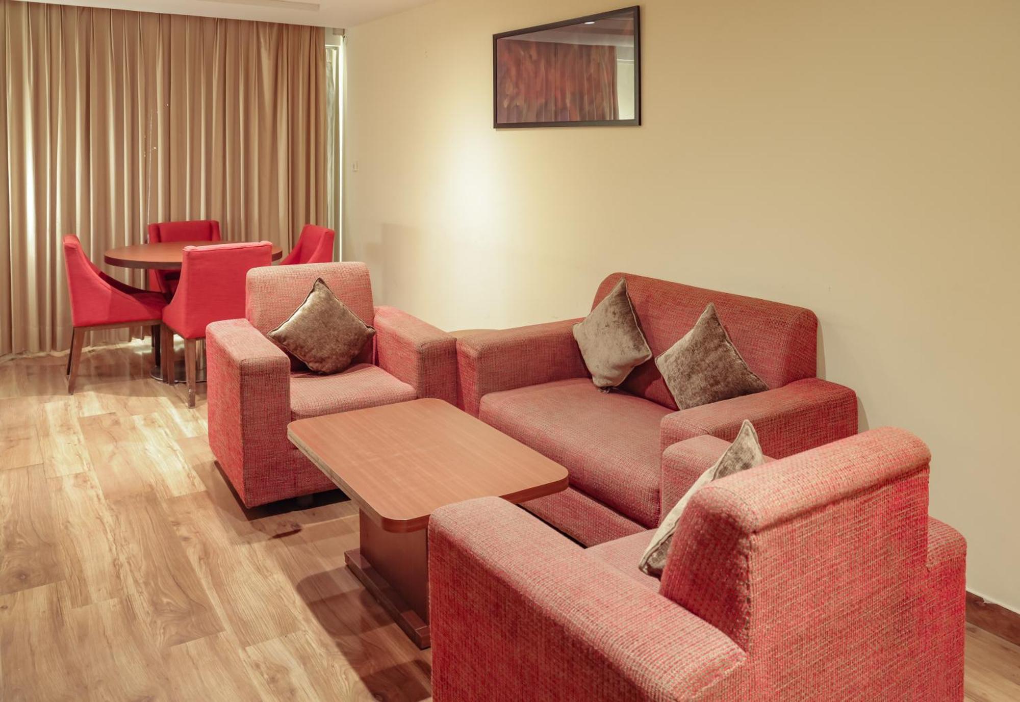 Hotel Cama Mohali Buitenkant foto