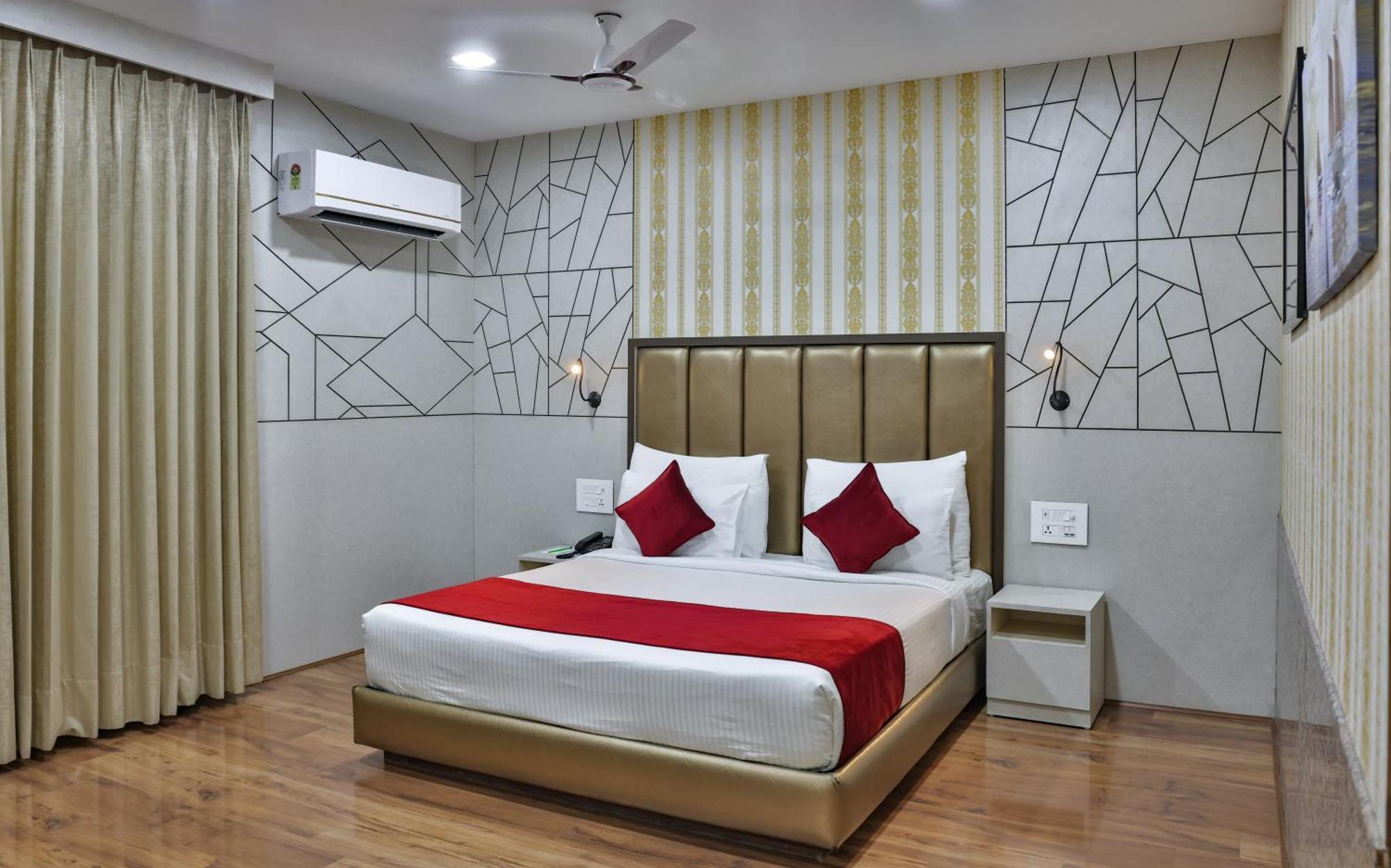 Hotel Cama Mohali Buitenkant foto