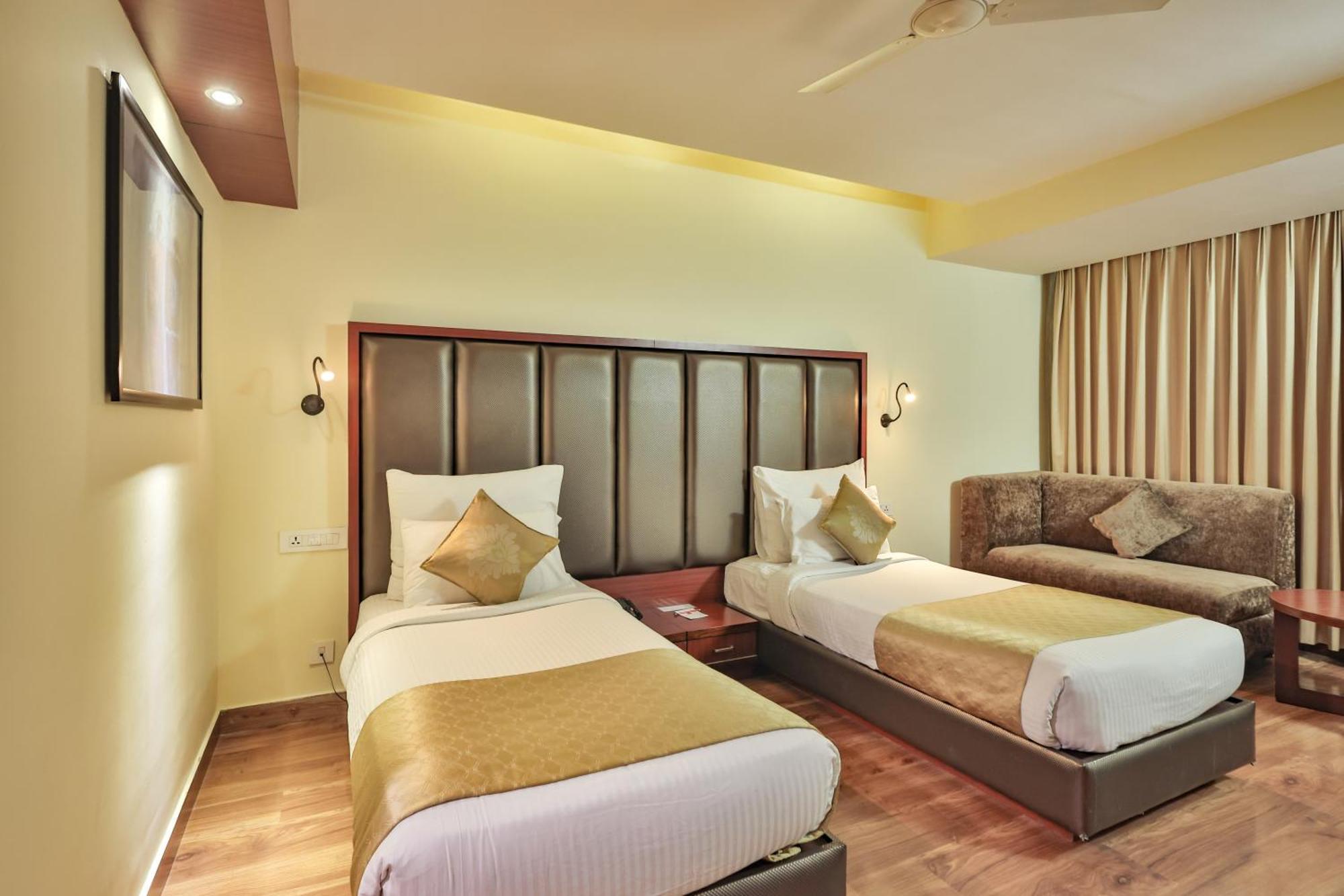 Hotel Cama Mohali Buitenkant foto