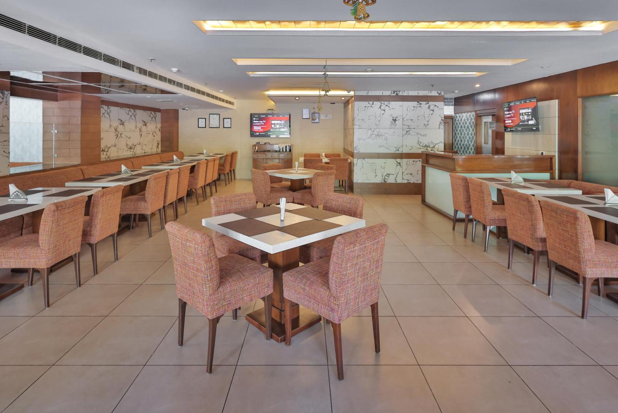 Hotel Cama Mohali Buitenkant foto